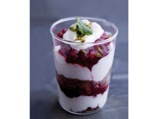dessert_glas_grantnzipf_preiselbeeren