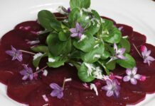 Rote-Rüben-Carpaccio mit Pflücksalat